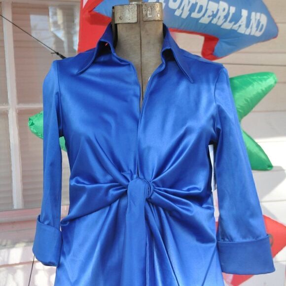 2/$10 STAPLES Gorgeous Tie Front Blouse Small New MUST BUNDLE FOR THIS PRICE - Picture 3 of 6